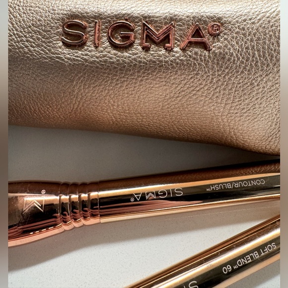 Sigma Bloom + Glow Brush Set & Beauty Bag - Rose Gold NWOT - Picture 12 of 12